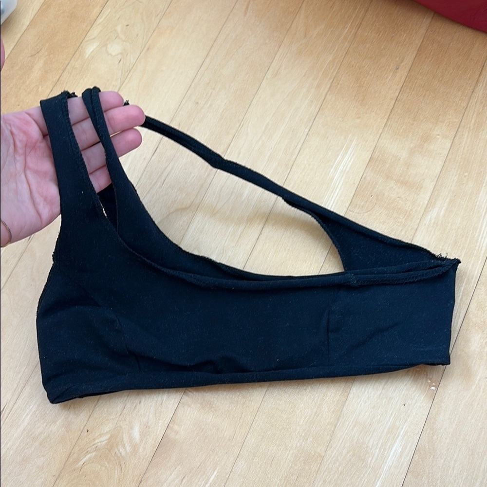 AYAI Black Strappy One Shoulder Bralette - XS